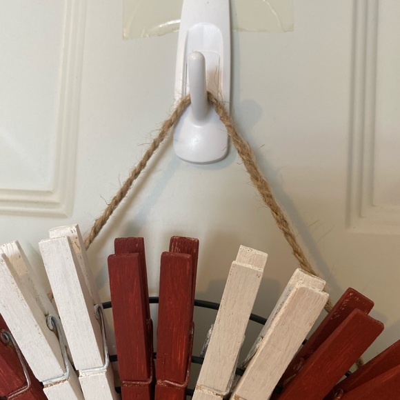 ✨ Red White & Blue Clothespin Wreath ✨ - Picture 4 of 4